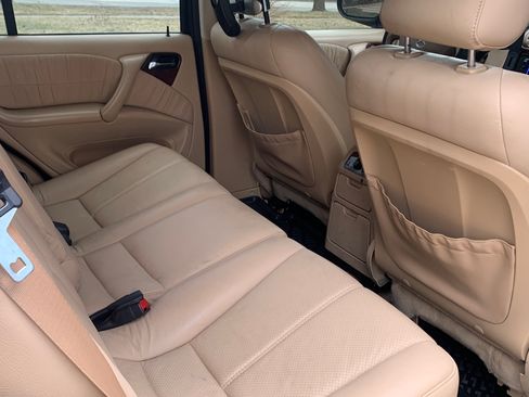 Used 2001 Mercedes-Benz ML 320 4MATIC image 9