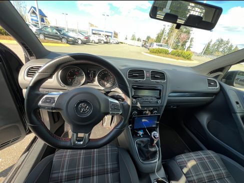 Used 2013 Volkswagen Golf 4-Door image 8
