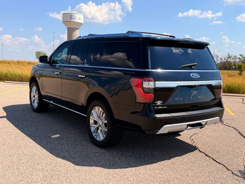 Used 2018 Ford Expedition Max Platinum AWD/4WD image 4