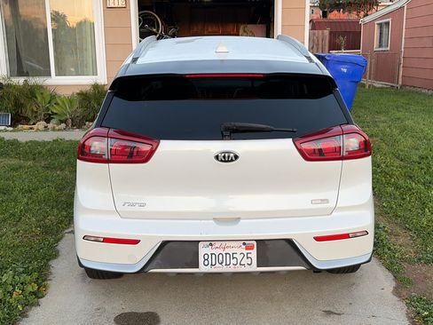 Used 2018 Kia Niro LX image 14