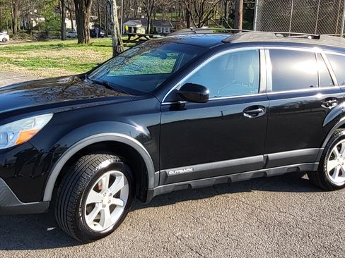 Used 2014 Subaru Outback 2.5i Premium image 4