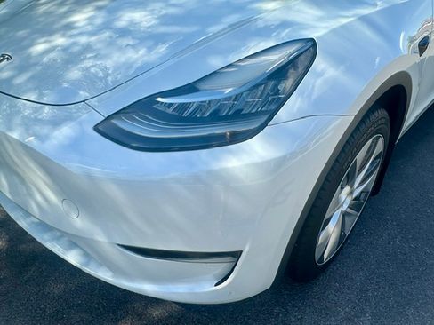 Used 2023 Tesla Model Y AWD image 11