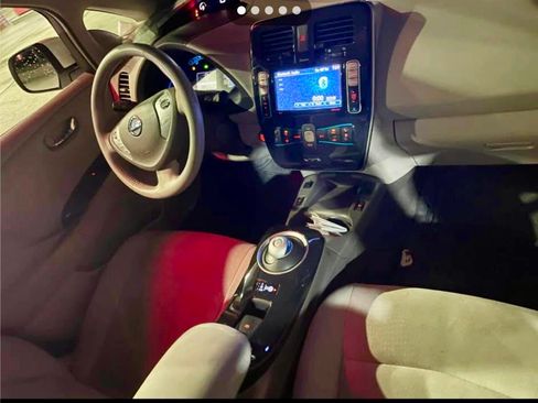 Used 2012 Nissan Leaf SL image 6