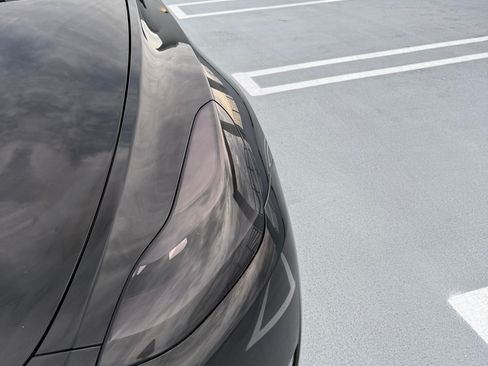 Used 2023 Tesla Model Y Performance AWD/4WD image 16