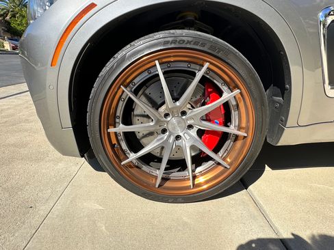 Used 2018 BMW X6 M image 12