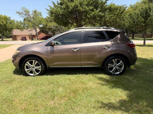 Used 2012 Nissan Murano LE FWD image 2