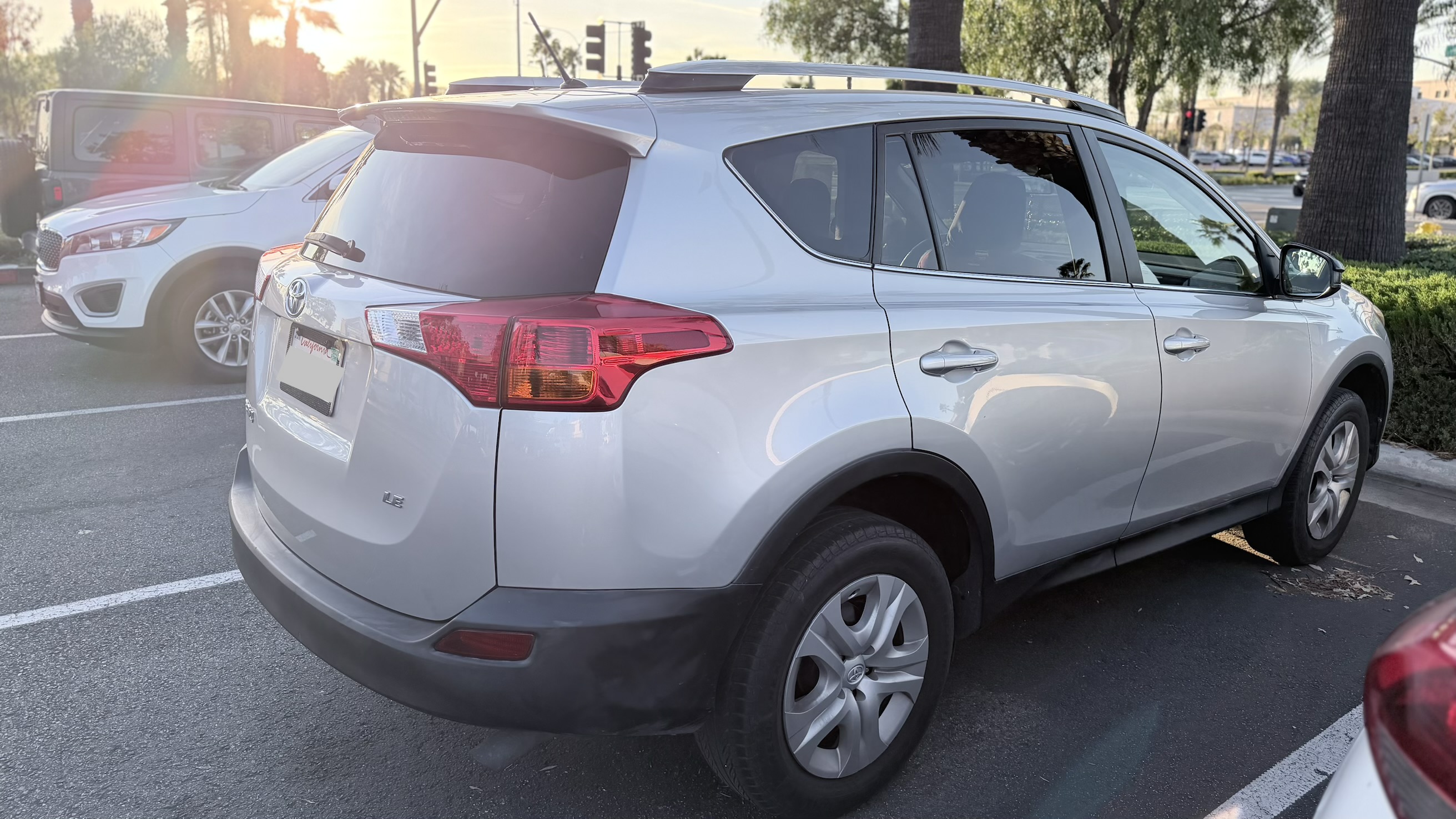 Used 2015 Toyota RAV4 LE FWD image 2
