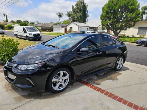 Used 2018 Chevrolet Volt LT w/ LT Driver Confidence Package image 6
