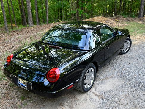 Used 2002 Ford Thunderbird RWD image 2