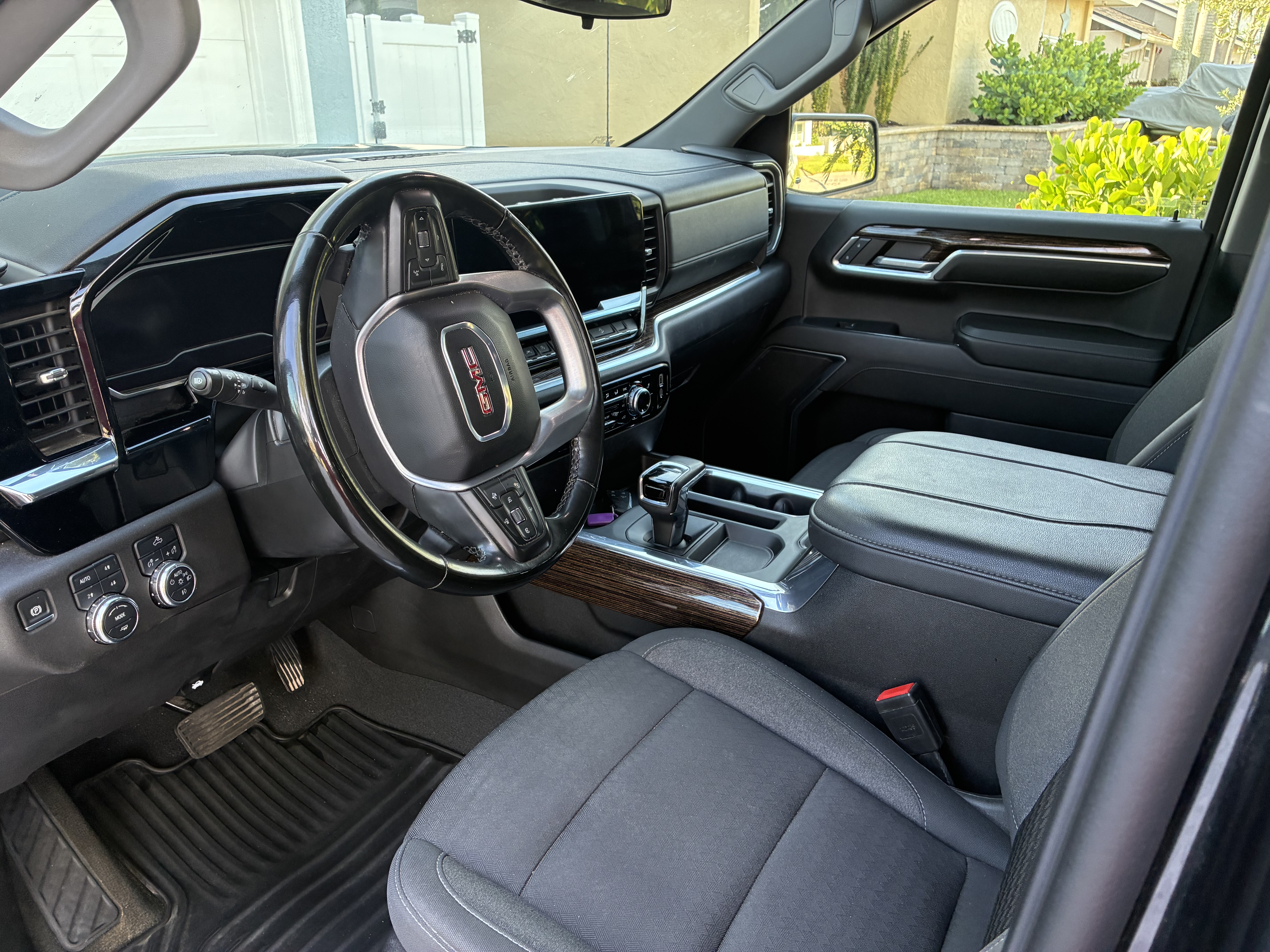 Used 2024 GMC Sierra 1500 Elevation w/ X31 Off-Road Package AWD/4WD image 8