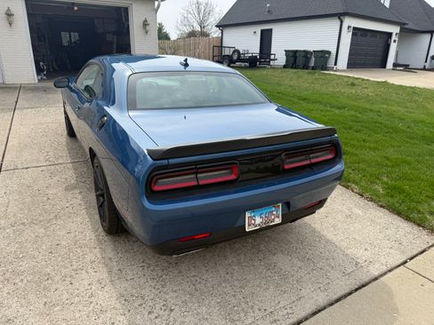 Used 2021 Dodge Challenger R/T w/ Plus Package image 5