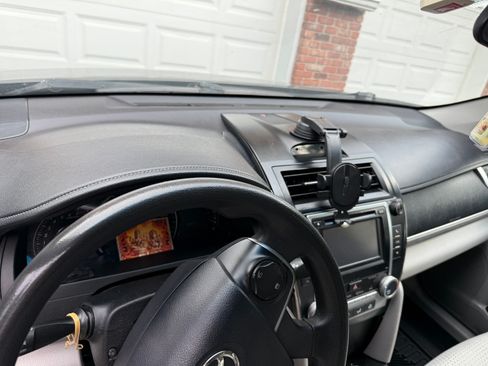 Used 2012 Toyota Camry LE FWD image 8