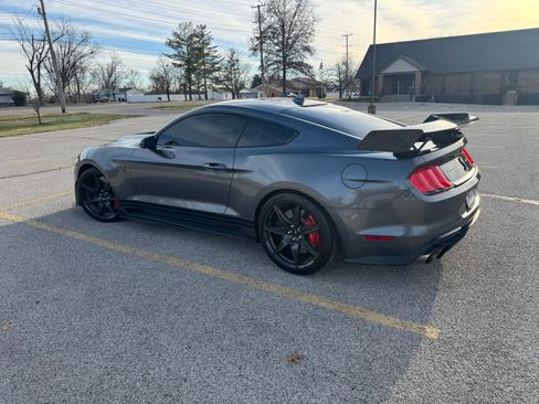 Used 2021 Ford Mustang Shelby GT500 w/ Carbon Fiber Track Pack image 6
