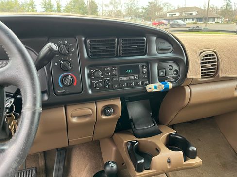 Used 1998 Dodge Ram 1500 Truck 4x4 Quad Cab image 14