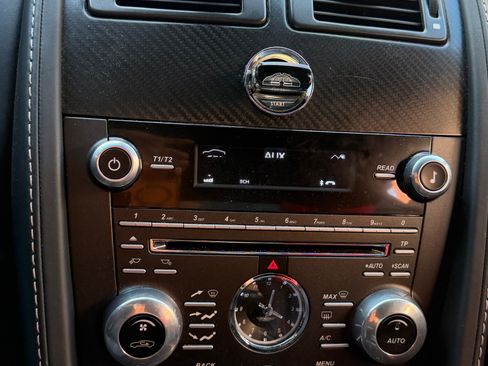 Used 2013 Aston Martin V8 Vantage Coupe image 13