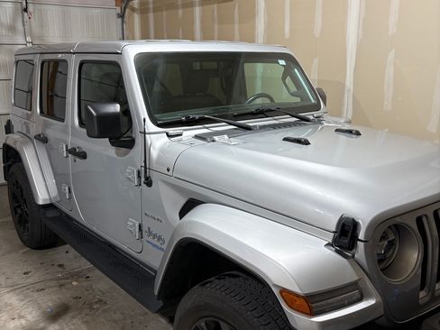 Used 2022 Jeep Wrangler Unlimited Sahara w/ Cold Weather Group image 29