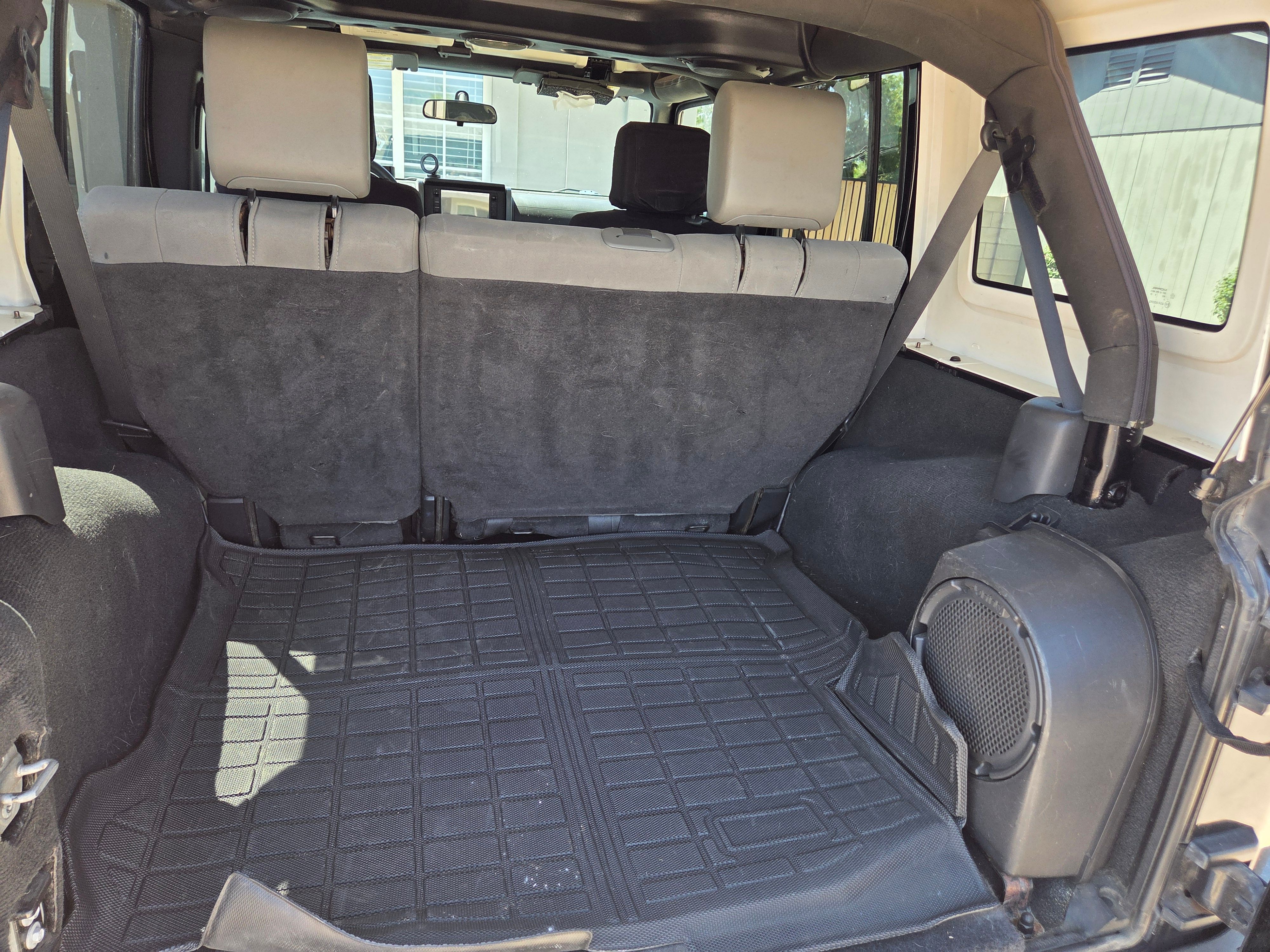Used 2009 Jeep Wrangler Unlimited Sahara w/ Dual Top Group AWD/4WD image 14