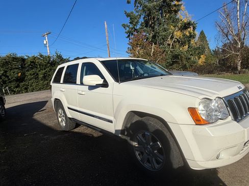 Used 2008 Jeep Grand Cherokee Limited w/ Trailer Tow Group IV image 4