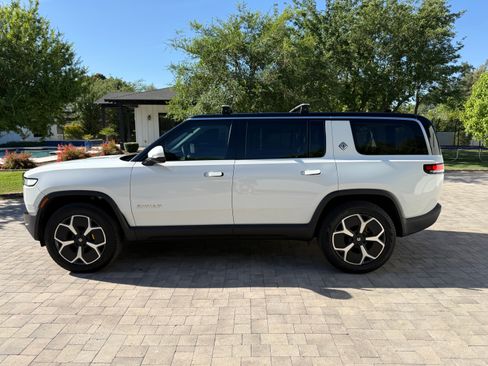 Used 2023 Rivian R1S Adventure image 9
