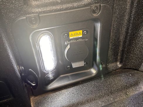 Used 2022 Ford Maverick Lariat w/ Lariat Luxury Package image 22