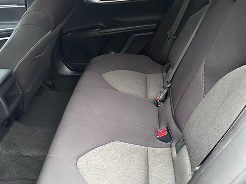 Used 2022 Toyota Camry LE image 15