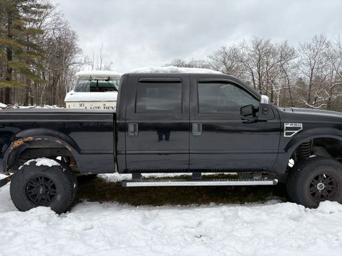 Used 2010 Ford F250 XLT image 2