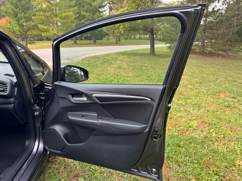 Used 2019 Honda Fit LX image 17