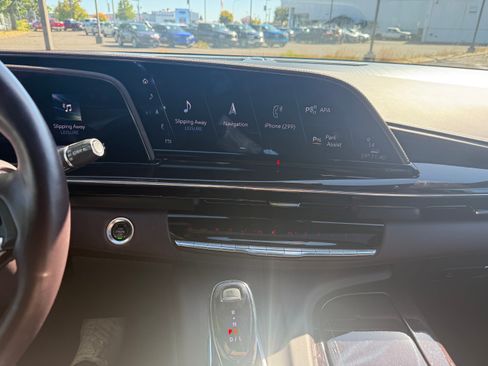 Used 2024 Cadillac Escalade ESV Sport Platinum w/ LPO, ONYX Package image 26