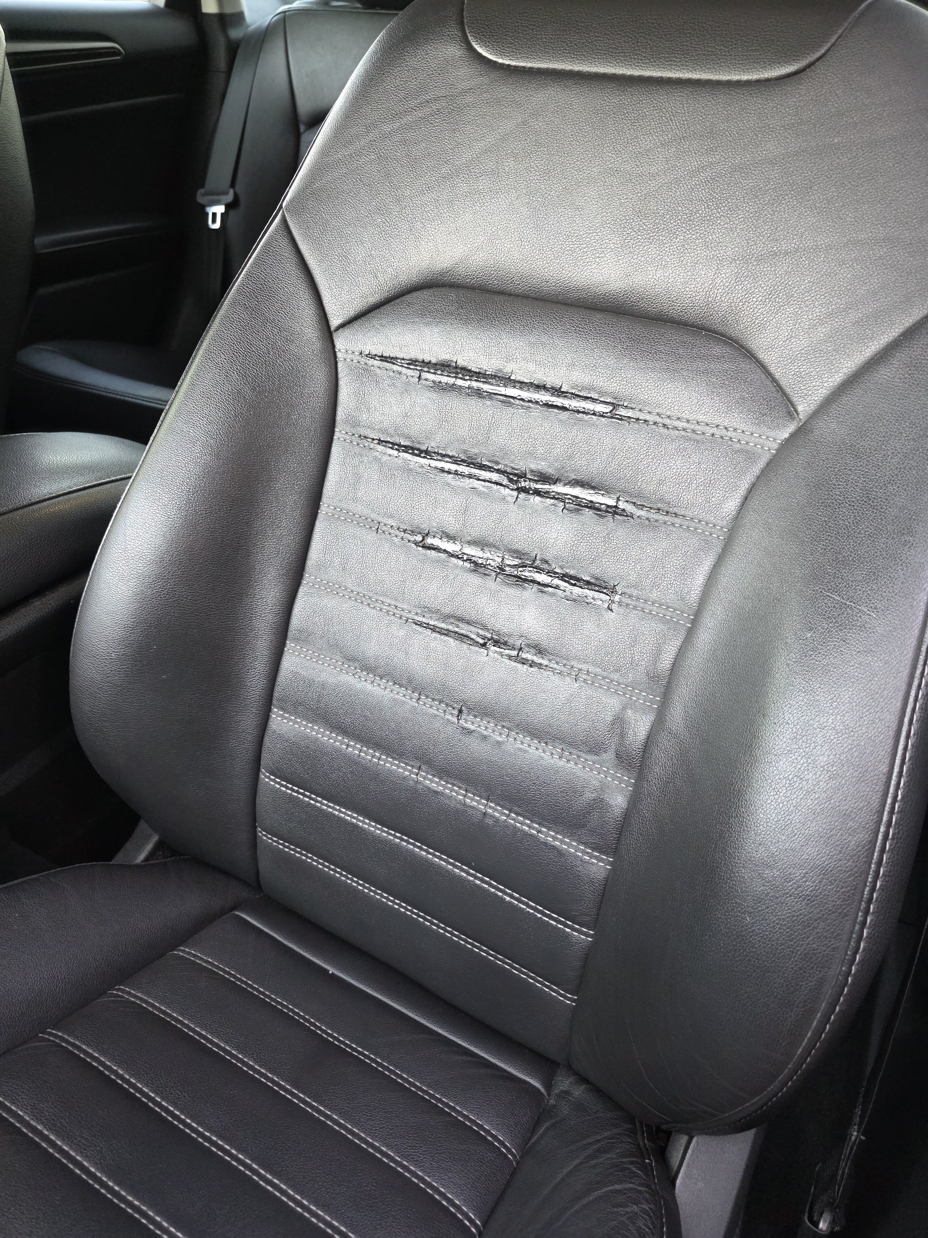 Used 2016 Ford Fusion SE w/ Equipment Group 202A FWD image 11