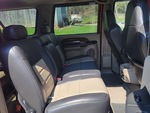 Used 2005 Ford Excursion Eddie Bauer image 24