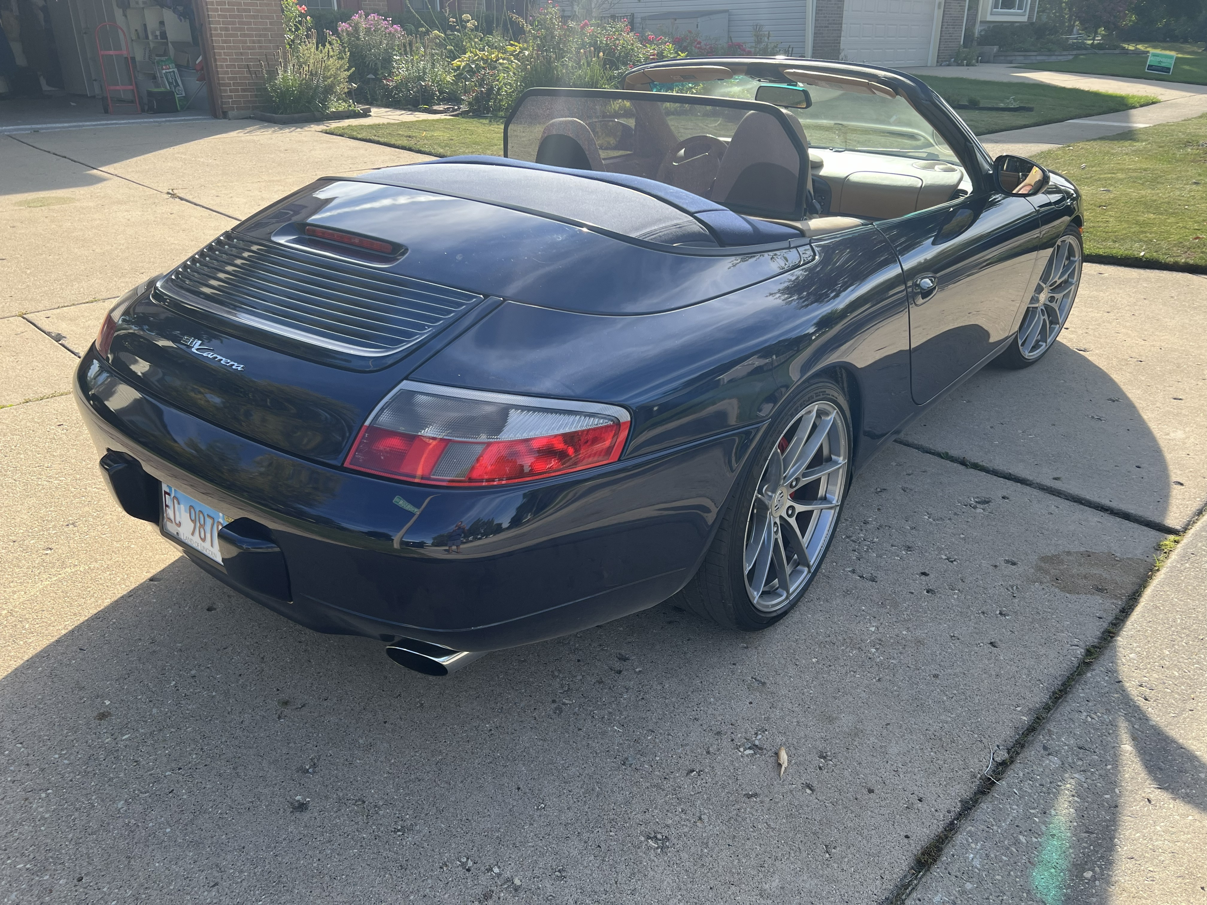 Used 1999 Porsche 911 Cabriolet image 6