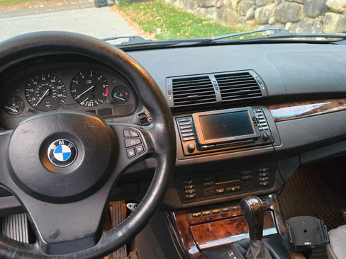 Used 2005 BMW X5 4.4i image 10