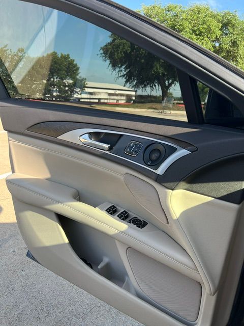 Used 2020 Lincoln MKZ Reserve w/ Elements Package AWD/4WD image 9
