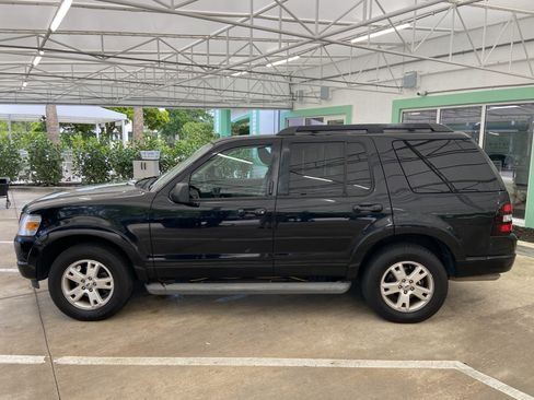 Used 2010 Ford Explorer XLT image 5