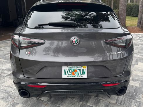 Used 2024 Alfa Romeo Stelvio Veloce image 5