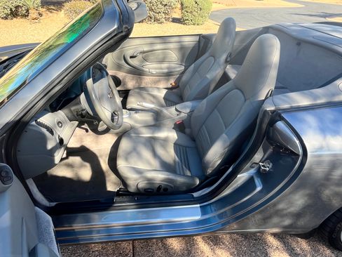 Used 2002 Porsche 911 Cabriolet 2D image 20