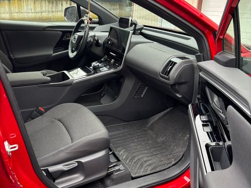 Used 2023 Subaru Solterra AWD image 8