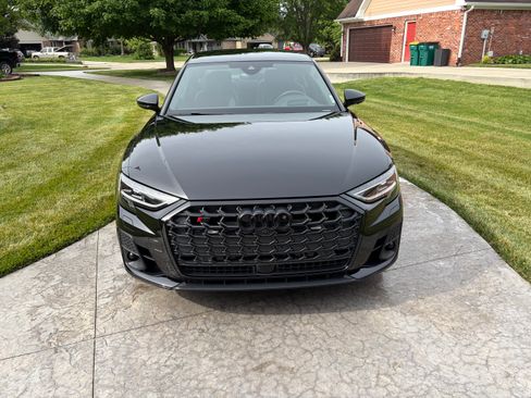Used 2024 Audi S8 AWD/4WD image 1