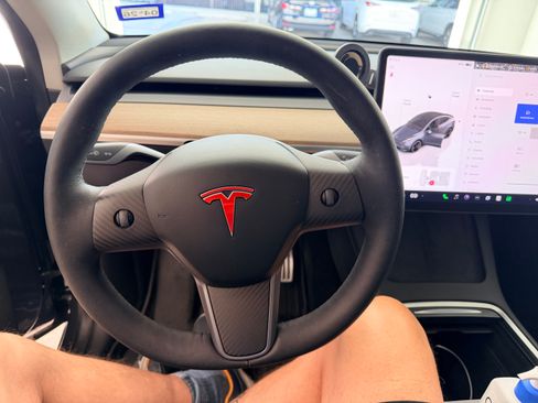 Used 2022 Tesla Model Y Performance image 14