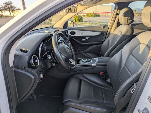 Used 2019 Mercedes-Benz GLC 300 4MATIC image 11