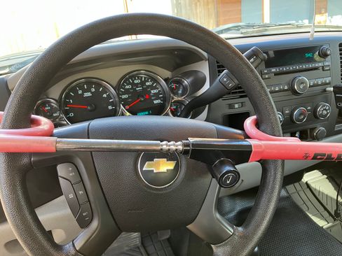 Used 2013 Chevrolet Silverado 2500 W/T AWD/4WD image 9
