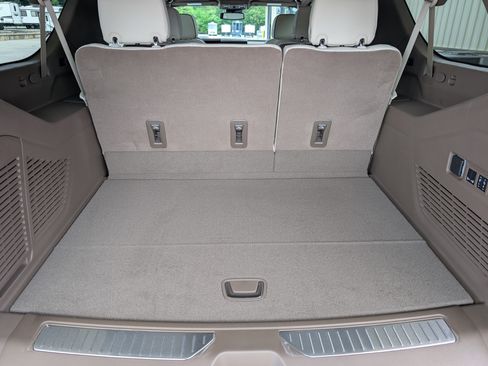 Used 2025 GMC Yukon XL Denali w/ Sun & Power Step Package image 21