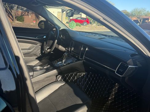 Used 2012 Porsche Panamera S image 9