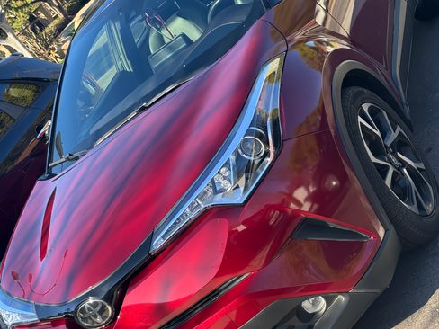 Used 2019 Toyota C-HR Limited image 8