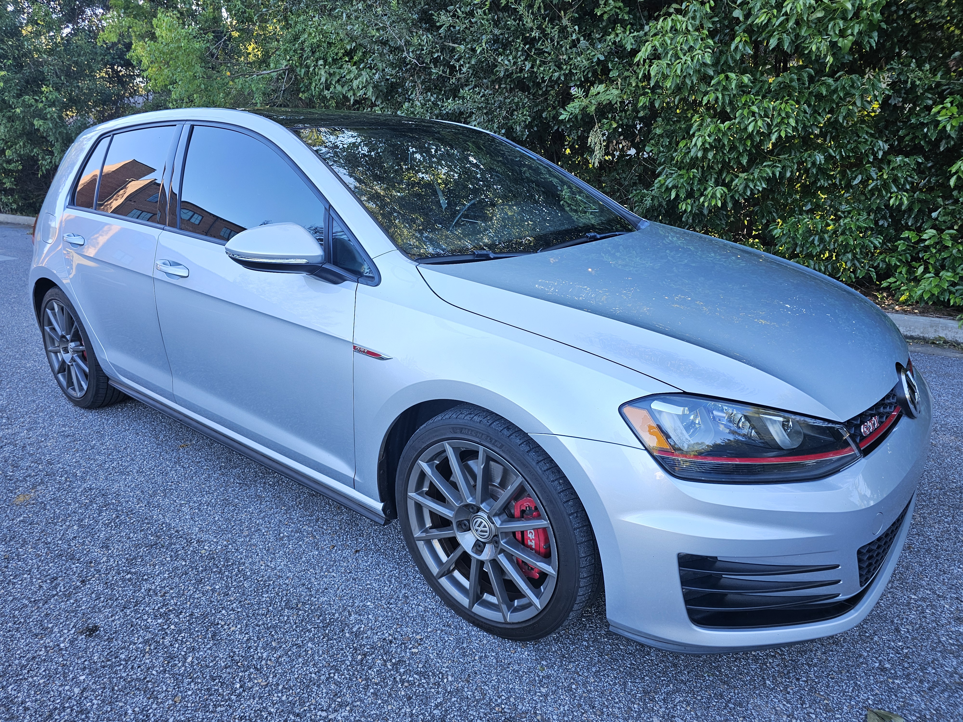 Used 2016 Volkswagen GTI Autobahn w/ Lighting Package (SEL) FWD image 4