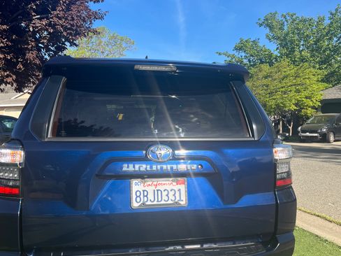 Used 2018 Toyota 4Runner SR5 Premium image 4