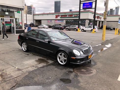 Used 2006 Mercedes-Benz E 350 Sedan image 4