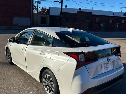 Used 2021 Toyota Prius Limited w/ Premium Convenience Package image 5