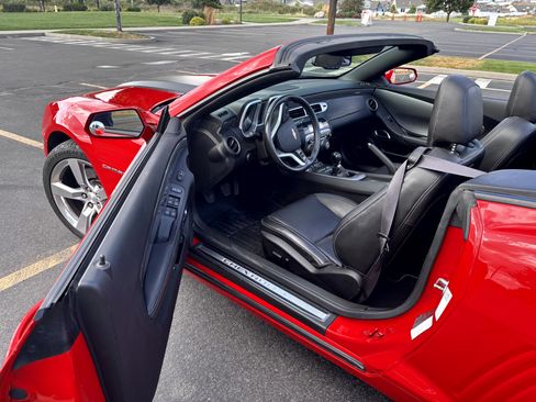 Used 2012 Chevrolet Camaro SS RWD image 11