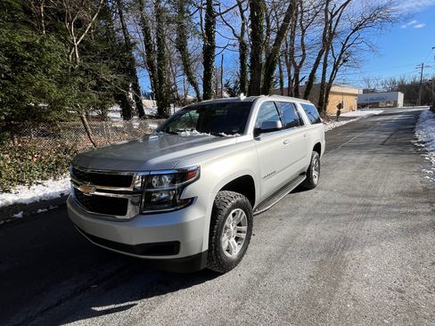 Used 2020 Chevrolet Suburban LT image 1